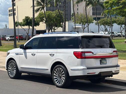 White Platinum 2019 Lincoln Navigator Reserve
