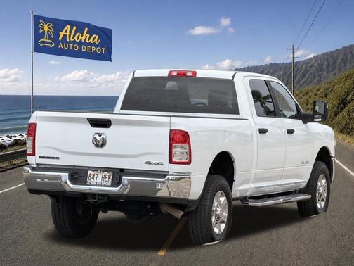 Bright White Clearcoat 2024 RAM 2500 Big Horn Crew Cab 4x4 6'4' Box