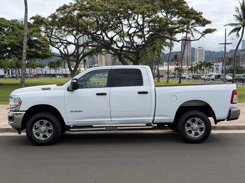 Bright White Clearcoat 2024 RAM 2500 Big Horn Crew Cab 4x4 6'4' Box