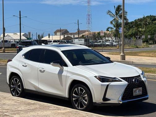 Ultra White with Obsidian Roof 2025 Lexus UX 300h F SPORT Handling