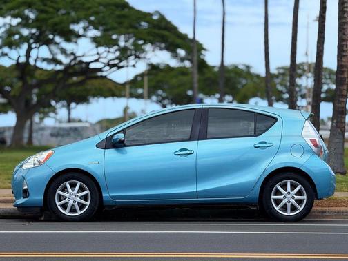 2014 Toyota Prius c Four