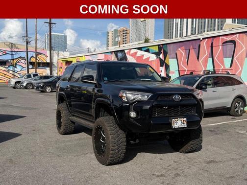 Midnight Black Metallic 2017 Toyota 4Runner SR5