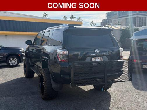 Midnight Black Metallic 2017 Toyota 4Runner SR5