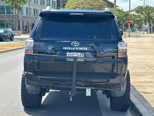 Midnight Black Metallic 2017 Toyota 4Runner SR5