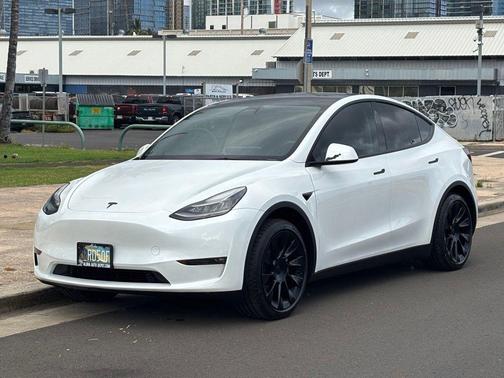 Pearl White Multi-Coat 2021 Tesla Model Y Standard Range Rear-Wheel Drive