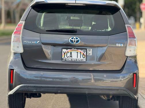2015 Toyota Prius v Three