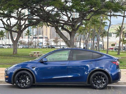 2021 Tesla Model Y Long Range Dual Motor All-Wheel Drive