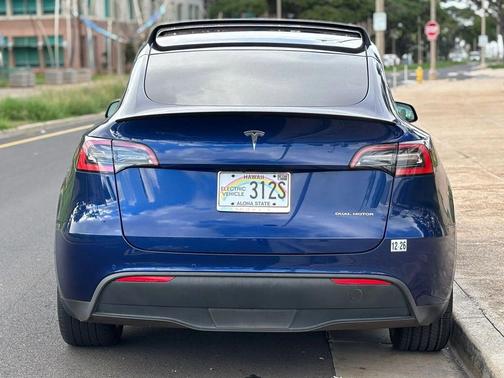 2021 Tesla Model Y Long Range Dual Motor All-Wheel Drive