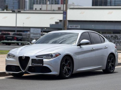 Silverstone Gray Metallic 2018 Alfa Romeo Giulia Ti Sport