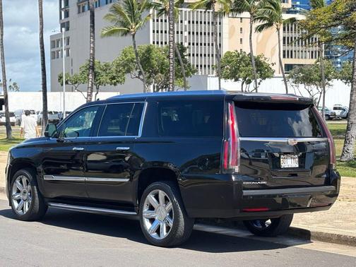 2018 Cadillac Escalade ESV Luxury