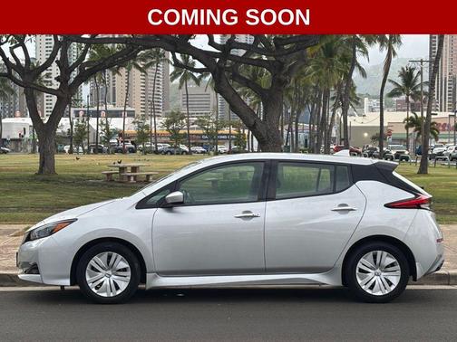 Brilliant Silver 2022 Nissan Leaf S 40 kWh