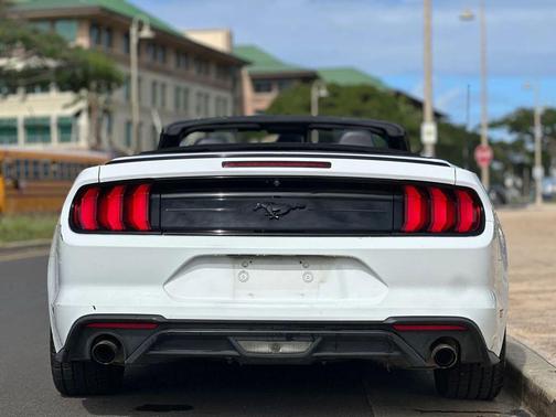 2022 Ford Mustang EcoBoost