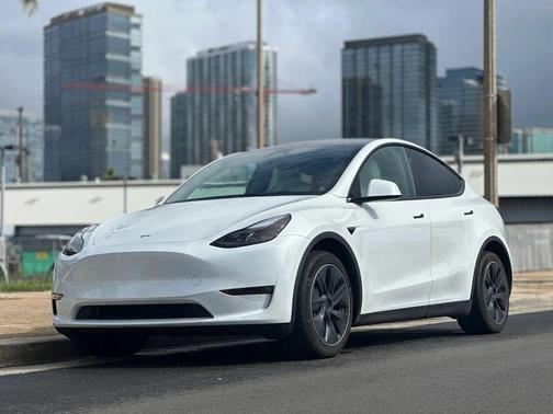2023 Tesla Model Y Long Range Dual Motor All-Wheel Drive
