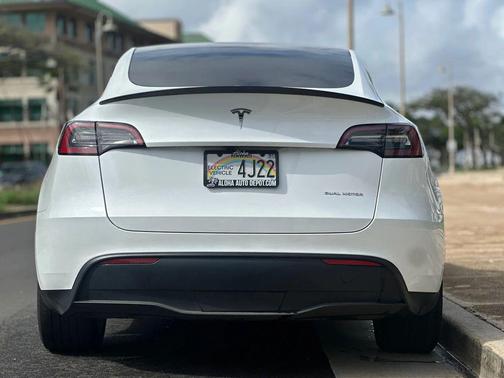 2023 Tesla Model Y Long Range Dual Motor All-Wheel Drive