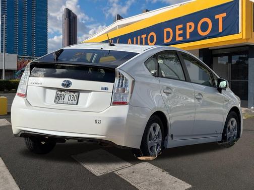 Super White 2011 Toyota Prius III