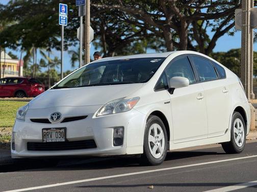 Super White 2011 Toyota Prius III