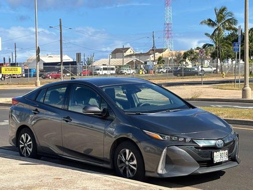 Magnetic Gray Metallic 2017 Toyota Prius Prime Premium