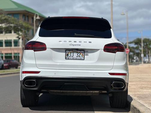 2018 Porsche Cayenne Platinum Edition