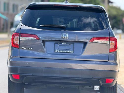 Modern Steel Metallic 2019 Honda Pilot LX