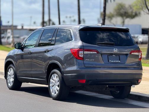 Modern Steel Metallic 2019 Honda Pilot LX