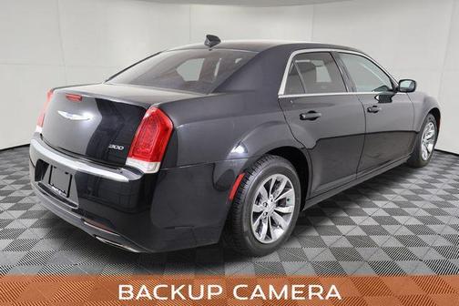 Gloss Black 2019 Chrysler 300 Touring