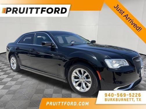 Gloss Black 2019 Chrysler 300 Touring