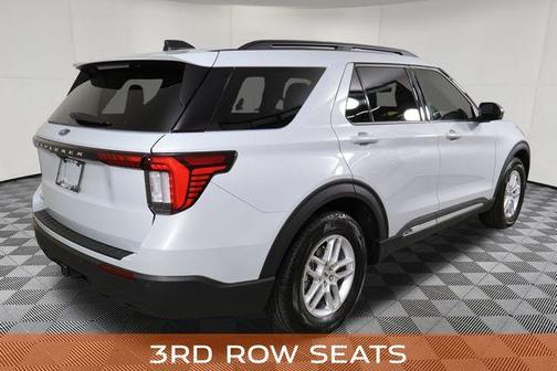 Space White Metallic 2025 Ford Explorer Active