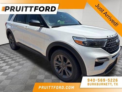 Star White 2022 Ford Explorer XLT