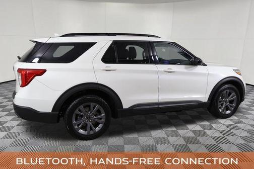 White Metallic 2022 Ford Explorer XLT