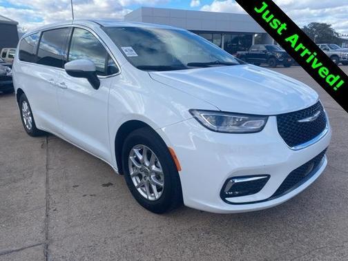 2023 Chrysler Pacifica Touring-L