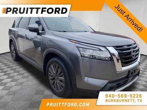 Gun Metallic 2024 Nissan Pathfinder SL