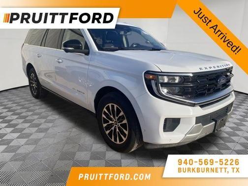 Oxford White 2025 Ford Expedition Max Platinum