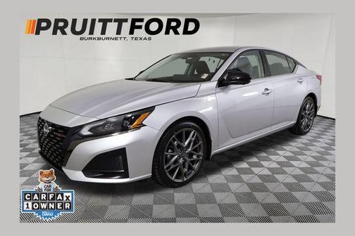 Brilliant Silver Metallic 2023 Nissan Altima 2.0 SR