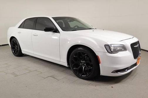 2018 Chrysler 300 Touring