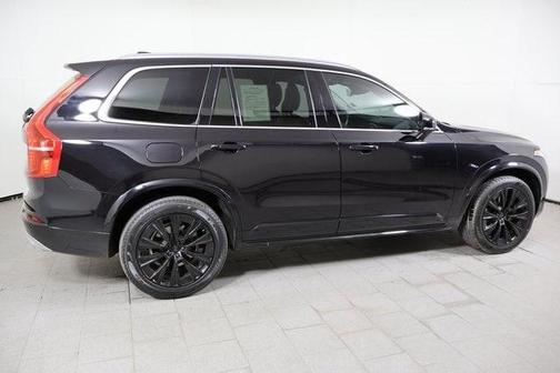 2021 Volvo XC90 T5 Momentum 7 Passenger