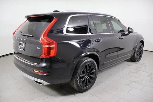 2021 Volvo XC90 T5 Momentum 7 Passenger