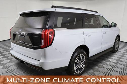 Space Silver 2025 Ford Expedition Active