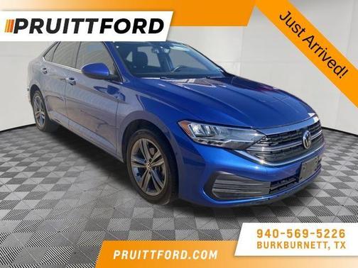 Rising Blue Metallic 2022 Volkswagen Jetta 1.5T SE