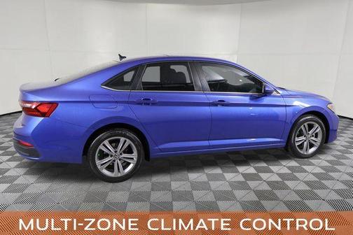 Rising Blue Metallic 2022 Volkswagen Jetta 1.5T SE