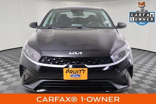 Aurora Black Pearl 2024 Kia Forte LXS