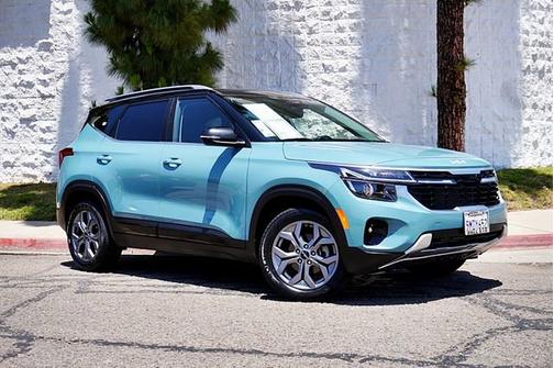 Pluton Blue/Black Roof 2024 Kia Seltos S