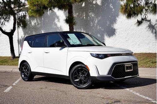 Clear White w/Black Roof 2023 Kia Soul S