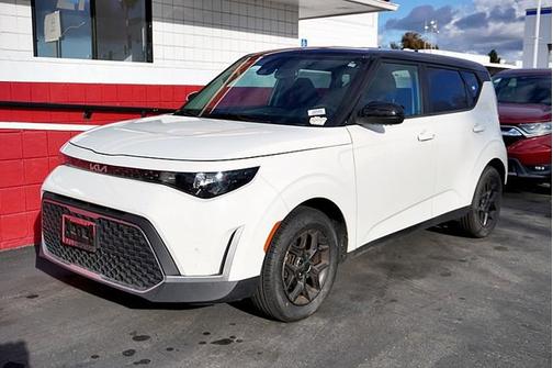 Clear White w/Black Roof 2023 Kia Soul S