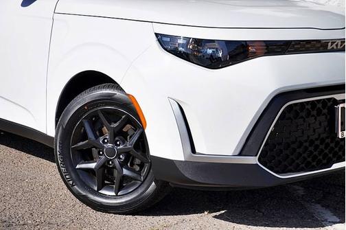 Clear White w/Black Roof 2023 Kia Soul S