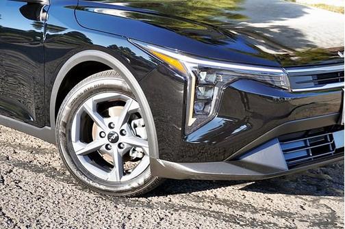 Aurora Black Pearl 2025 Kia K4 LXS