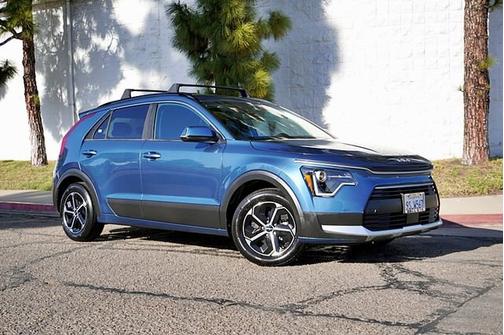 Mineral Blue 2025 Kia Niro EX