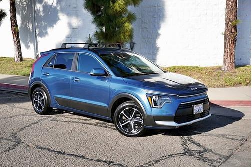 Mineral Blue 2025 Kia Niro EX