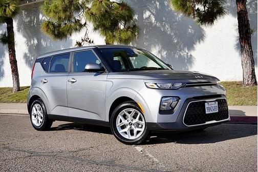 Steel Gray 2022 Kia Soul LX