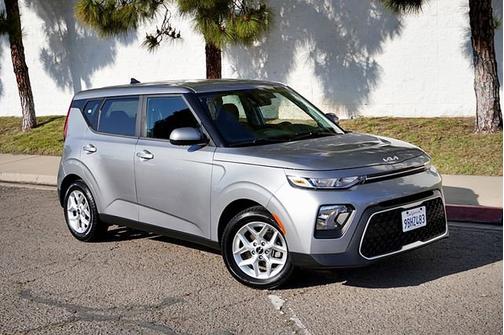 Steel Gray 2022 Kia Soul LX