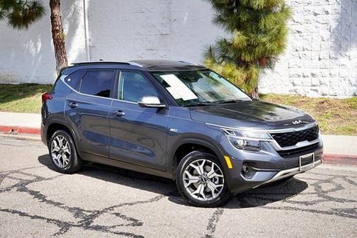 Gravity Gray 2023 Kia Seltos EX